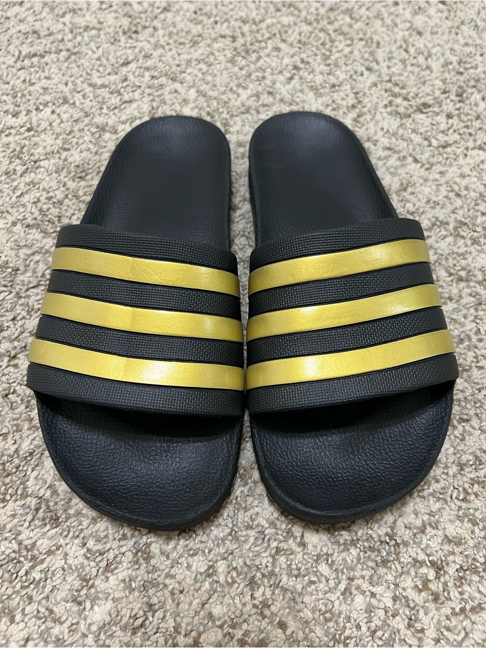 Adidas Adilette Aqua Slide Sandals Black and Gold Men's Size 7